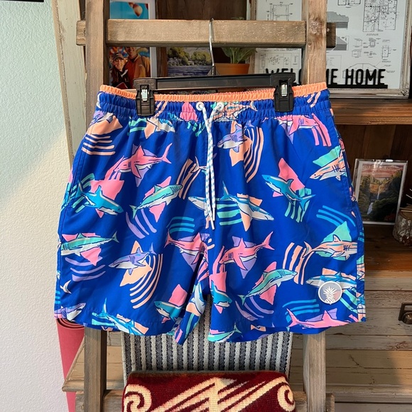 chubbies Other - Chubbies men’s The Daddy sharks swim trunks size medium